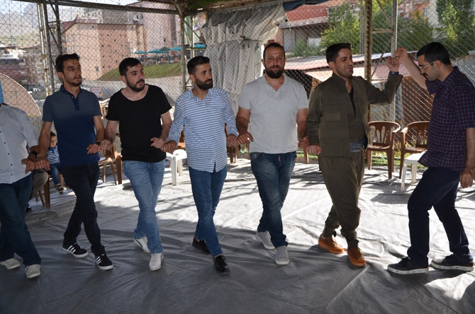 Ertuş ailesinin mutlu günü 9