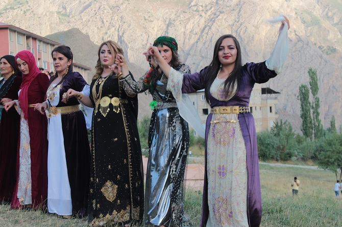 Akbaş & Akgül ailesinin mutlu günü 64