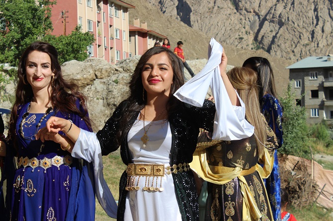 Akbaş & Akgül ailesinin mutlu günü 72