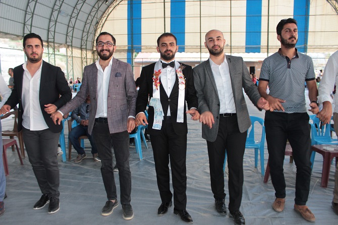 Kaya ailesinin mutlu günü 14