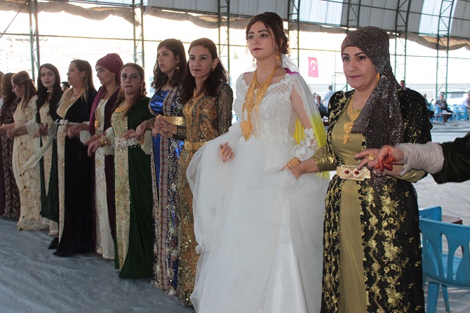 Kaya ailesinin mutlu günü 22