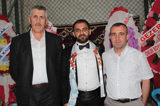 Kaya ailesinin mutlu günü 53