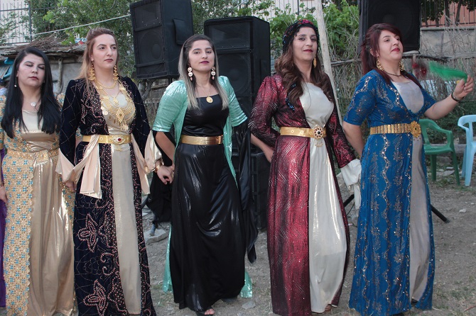 Akgül ve Durgun ailesinin mutlu günü 101