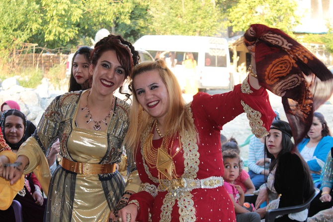 Akgül ve Durgun ailesinin mutlu günü 102