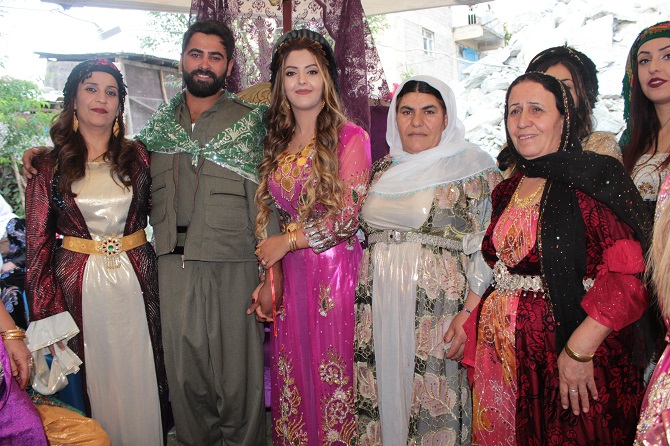 Akgül ve Durgun ailesinin mutlu günü 104