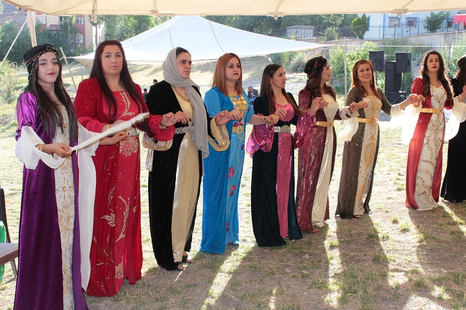 Akgül ve Durgun ailesinin mutlu günü 106