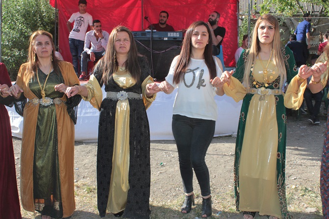 Akgül ve Durgun ailesinin mutlu günü 111