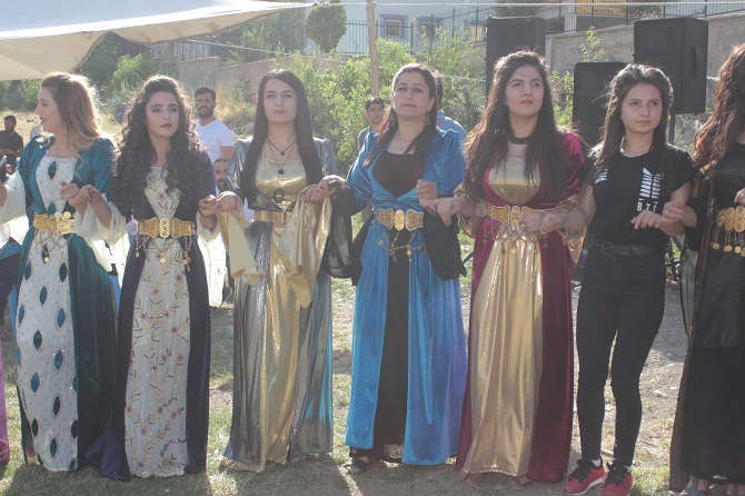 Akgül ve Durgun ailesinin mutlu günü 115