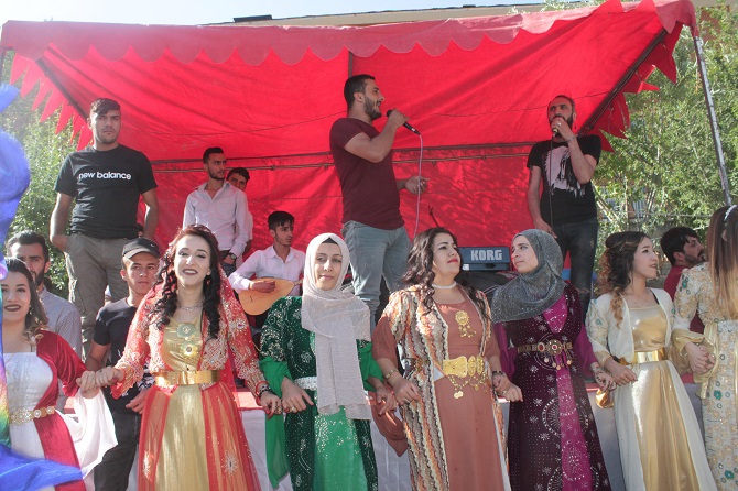 Akgül ve Durgun ailesinin mutlu günü 116