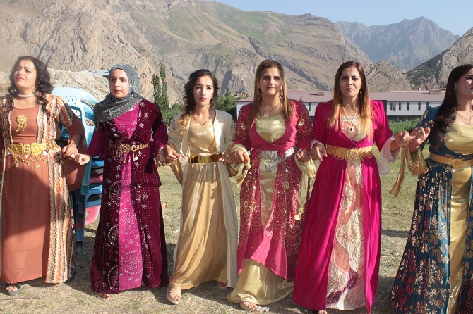 Akgül ve Durgun ailesinin mutlu günü 118