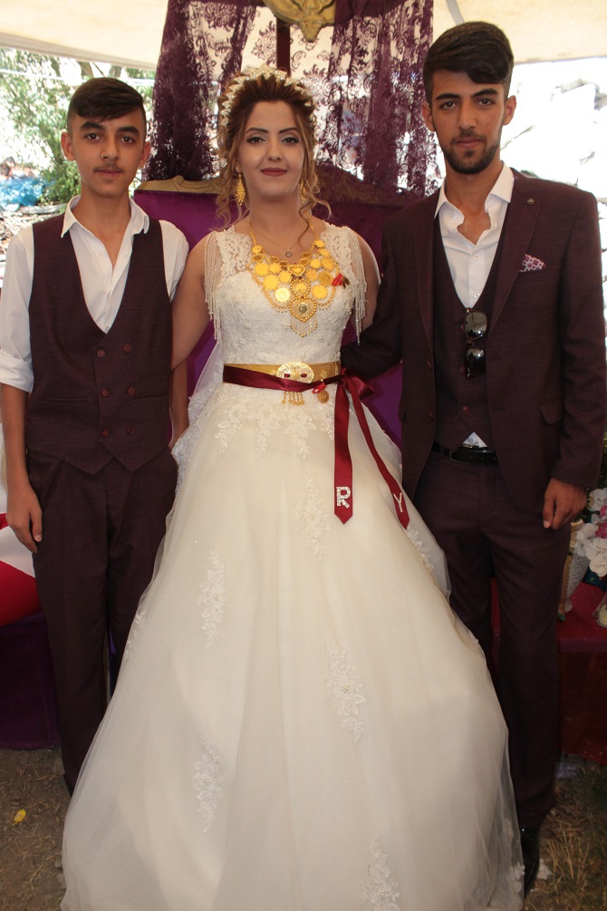 Akgül ve Durgun ailesinin mutlu günü 12