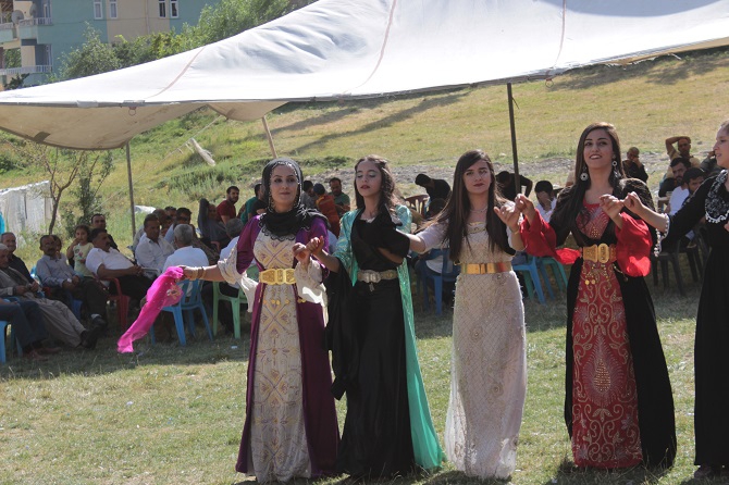 Akgül ve Durgun ailesinin mutlu günü 129