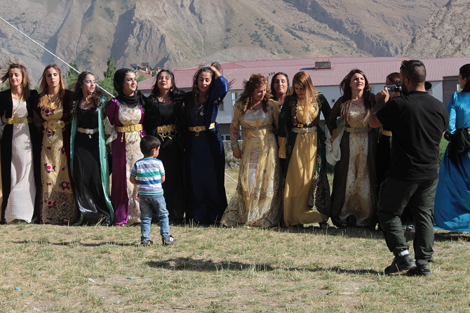 Akgül ve Durgun ailesinin mutlu günü 131