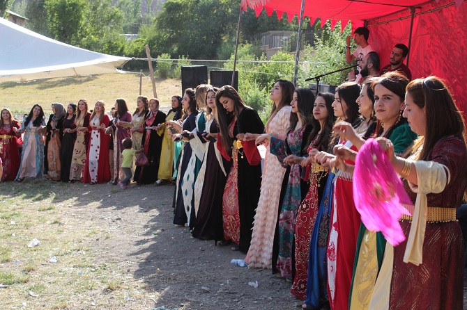 Akgül ve Durgun ailesinin mutlu günü 132