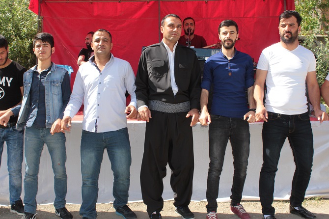 Akgül ve Durgun ailesinin mutlu günü 136