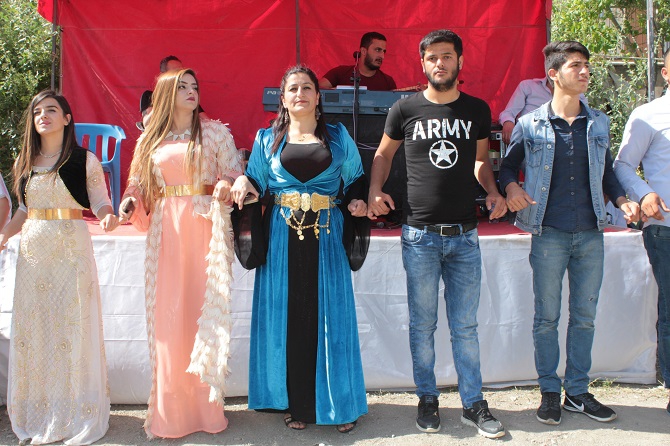 Akgül ve Durgun ailesinin mutlu günü 137