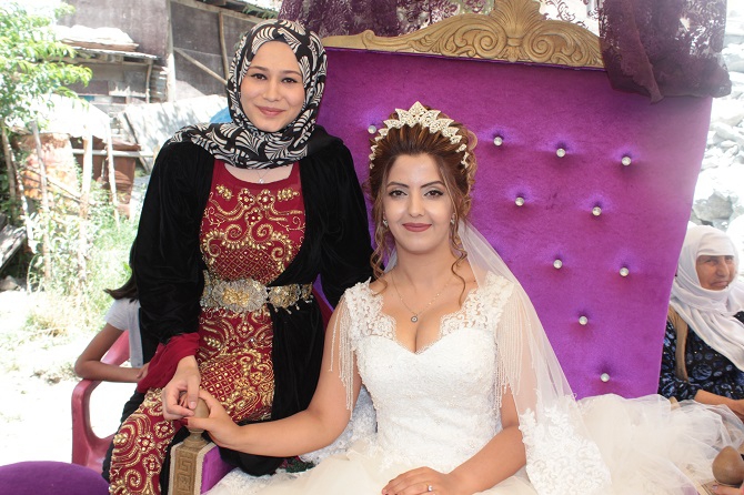 Akgül ve Durgun ailesinin mutlu günü 17