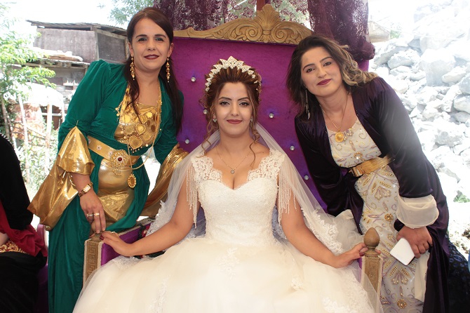 Akgül ve Durgun ailesinin mutlu günü 18