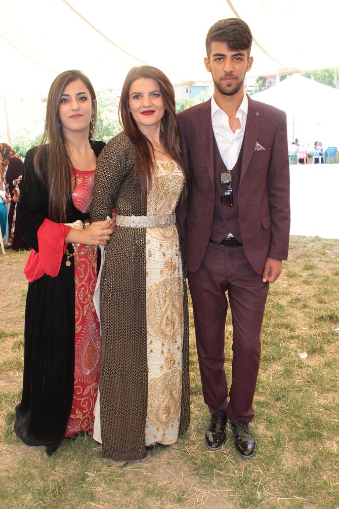 Akgül ve Durgun ailesinin mutlu günü 19