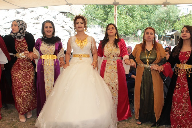 Akgül ve Durgun ailesinin mutlu günü 22