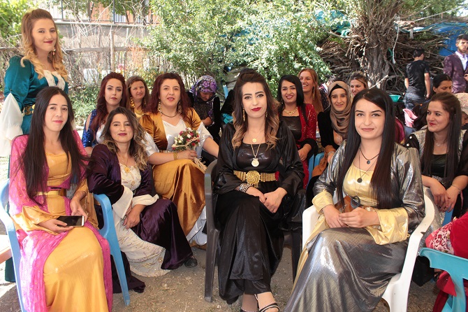 Akgül ve Durgun ailesinin mutlu günü 26