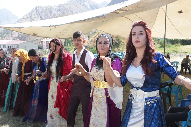 Akgül ve Durgun ailesinin mutlu günü 27