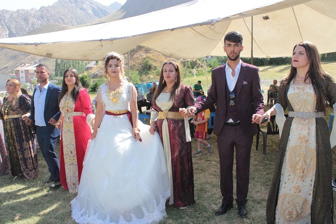 Akgül ve Durgun ailesinin mutlu günü 28