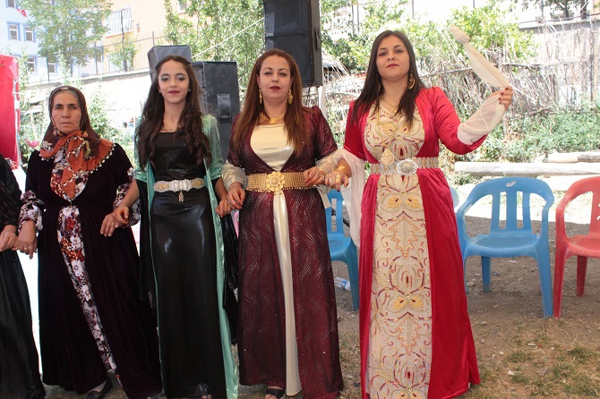 Akgül ve Durgun ailesinin mutlu günü 30