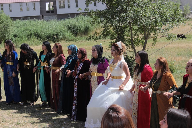 Akgül ve Durgun ailesinin mutlu günü 34