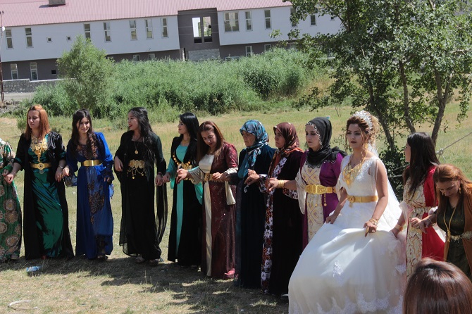 Akgül ve Durgun ailesinin mutlu günü 36