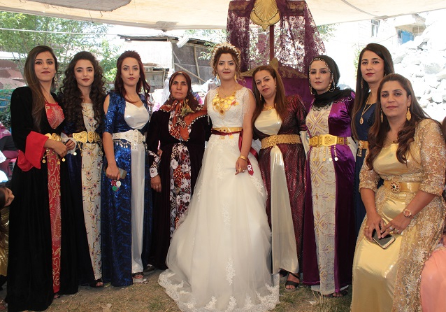 Akgül ve Durgun ailesinin mutlu günü 38