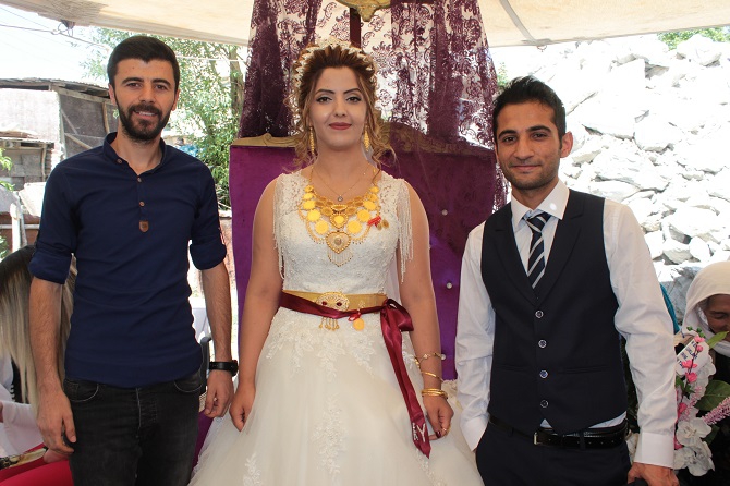 Akgül ve Durgun ailesinin mutlu günü 39