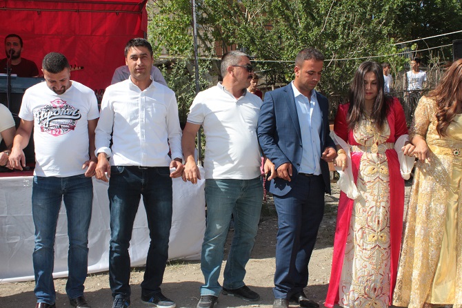 Akgül ve Durgun ailesinin mutlu günü 40