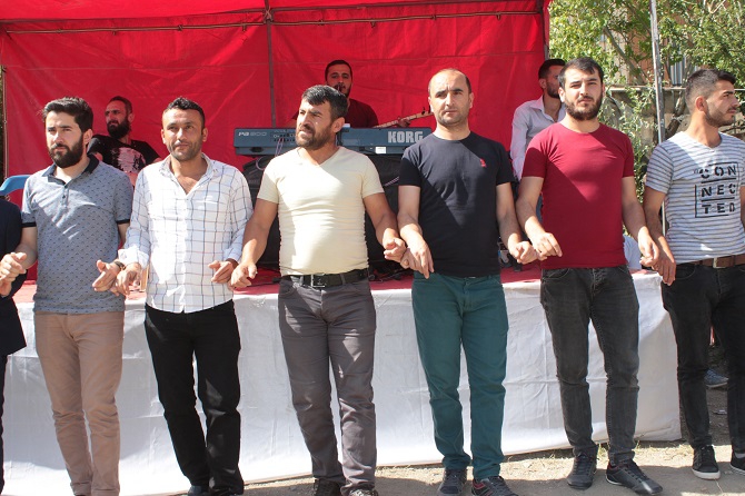 Akgül ve Durgun ailesinin mutlu günü 41