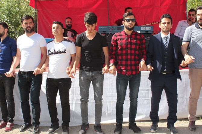 Akgül ve Durgun ailesinin mutlu günü 43