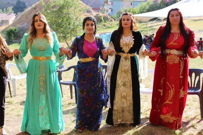 Akgül ve Durgun ailesinin mutlu günü 50