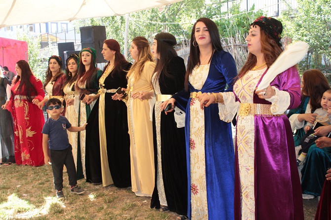 Akgül ve Durgun ailesinin mutlu günü 51