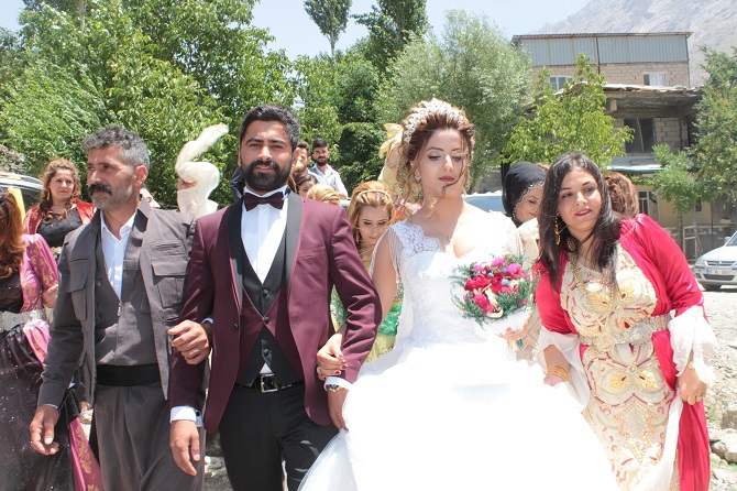 Akgül ve Durgun ailesinin mutlu günü 6