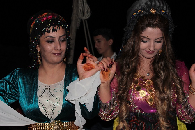 Akgül ve Durgun ailesinin mutlu günü 63