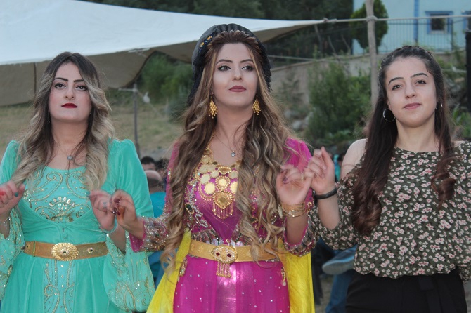 Akgül ve Durgun ailesinin mutlu günü 69