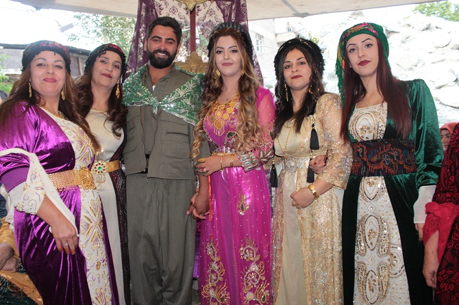 Akgül ve Durgun ailesinin mutlu günü 70