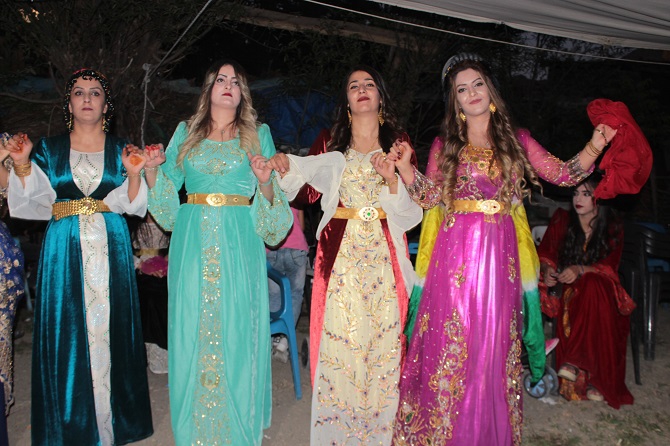 Akgül ve Durgun ailesinin mutlu günü 80