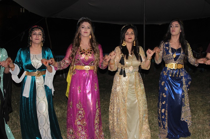 Akgül ve Durgun ailesinin mutlu günü 81