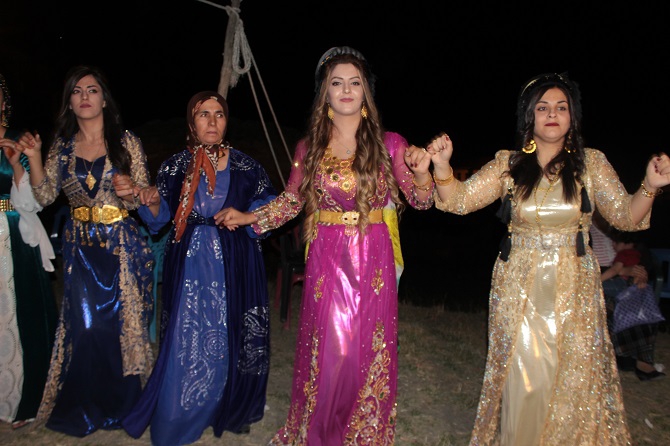 Akgül ve Durgun ailesinin mutlu günü 82