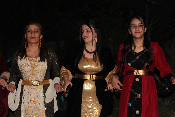 Akgül ve Durgun ailesinin mutlu günü 85