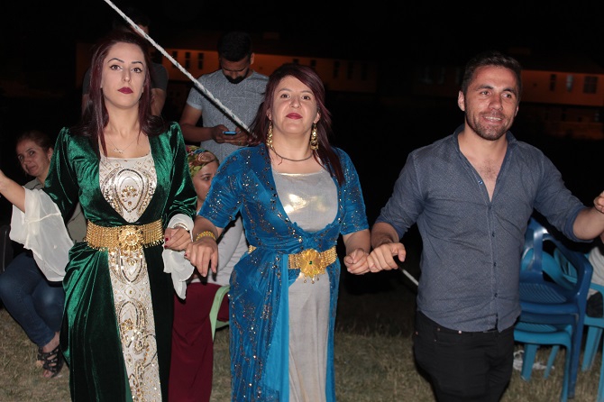 Akgül ve Durgun ailesinin mutlu günü 86