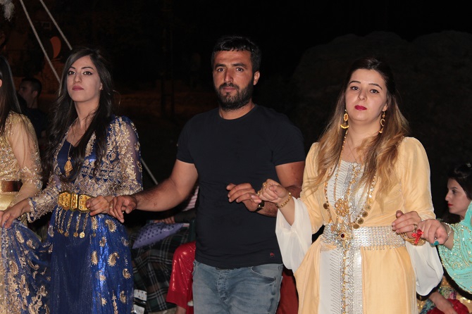 Akgül ve Durgun ailesinin mutlu günü 87