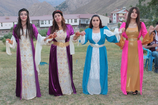 Akgül ve Durgun ailesinin mutlu günü 93