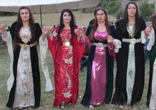 Akgül ve Durgun ailesinin mutlu günü 97