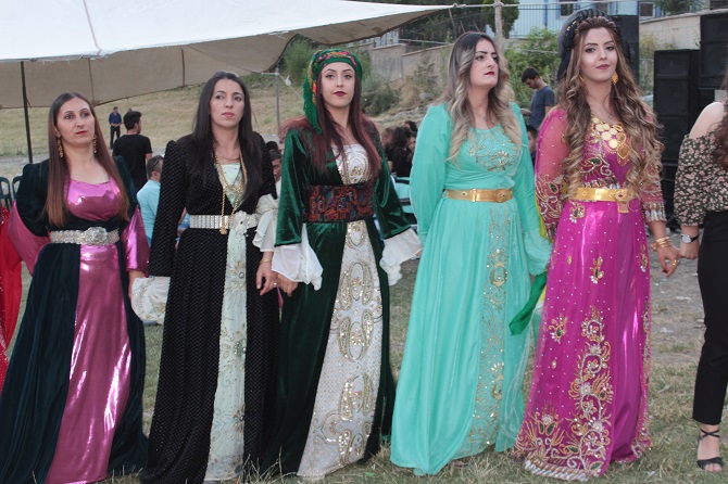 Akgül ve Durgun ailesinin mutlu günü 98